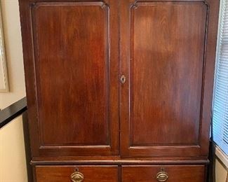 Linen press with pull out shelves