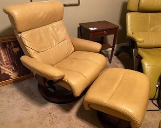 Stressless recliner and ottoman