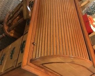 Roll top desk