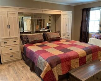 Stanley Bedroom Set with King Size Pier Bed-has mirrors & storage
