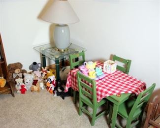 Child's Table with 4 Chairs