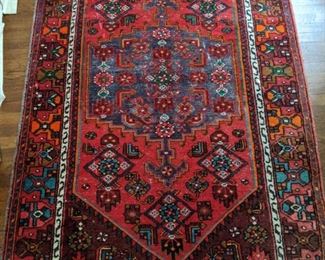 Wonderful hand-woven wool Persian Malayer rug, measures 4' 7" x 7' 4".