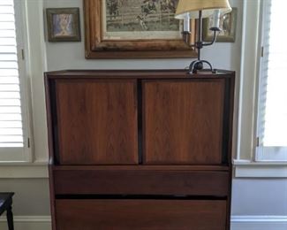 Vintage 6-drawer, 2-door walnut dresser, by Dillingham's "Esprit" collection.