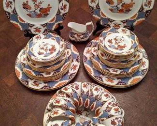 LOVE this 51-piece set of Spode "Shima" Imari style bone china - England, active pattern 1975 - 1985.