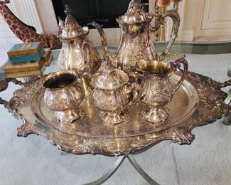 Very Large Wallace silverplate tea and coffee service in the "Christopher Wren" pattern