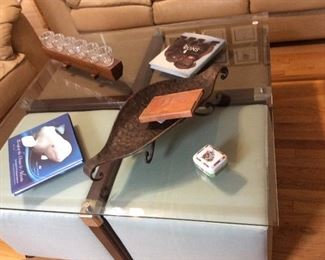 Coffee table/4 ottomans