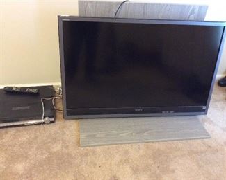 Flatscreen with Wall Mount