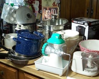 Kitchen accessories, Pyrex & Corningware