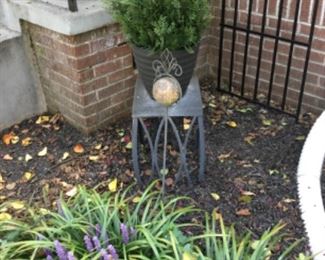 Lots of planters & stands