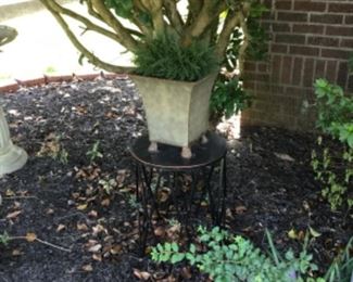 Lots of planters & stands