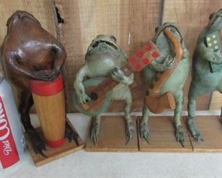 Taxidermy Frogs