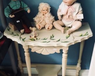 Piano Baby and dolls. Nice Handpainted Vintage Occasional Table.