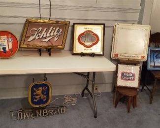 BEER SIGNS - 1940'S HEAVY VINTAGE SCHLITZ BREWING CO REVERSE PAINTING GLASS - DOUBLE GLASS FRAMED IN BRASS 