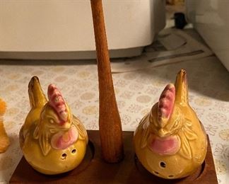 Vintage Japan Salt & Pepper Chickens with Wooden Stand