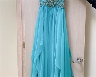 Clothing - Teen Girls - Dresses / Evening Gowns / Prom / Etc.