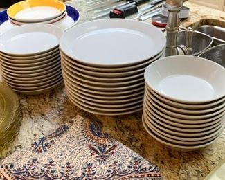White Basic V Porcelainware Dinnerware / Dishes (Japan)