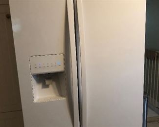 Whirlpool. Purchased June 2017. 5 year warranty. 