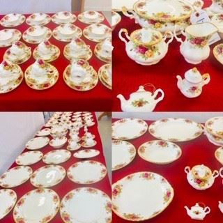 60 pieces of Royal Albert Country Rose pattern Fine China . Complete set for 8 plus Serving pieces 