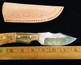 Damascus steel custom one of a kind knife  with sheath 