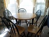 Kitchen table and 5 chairs
