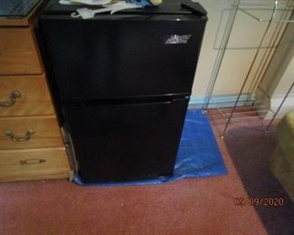 Artic Air dorm size fridge with freezer