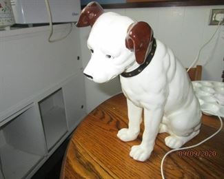 Nipper (RCA emblem) statue  