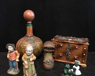 Assorted figurines 