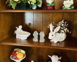 Chalkware, ceramic, and porcelain figurines.