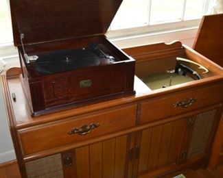 Vintage Magnavox stereo