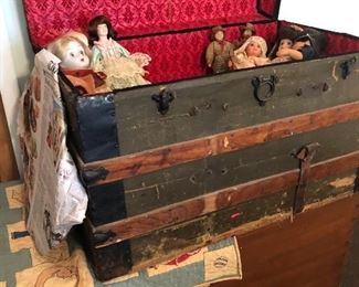 Antique trunks & dolls