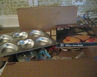 Miscellaneous holiday pans and cookie cutters