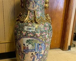 oriental floor vase with gold trim