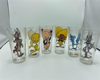 Multiple Looney Tunes Cups