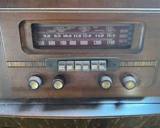 Vintage Radio Large Closeup