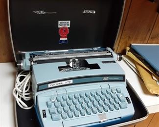 Vintage Electric Smith Corona typewriter