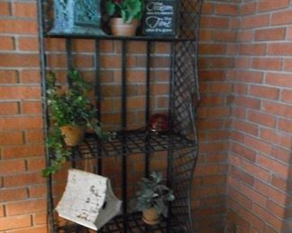 Folding Metal Lattice Shelf