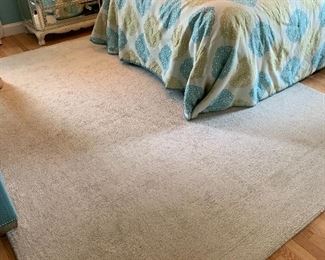 Ivory rug - 8 x10