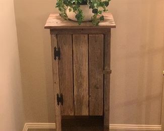 Pine cabinet with door