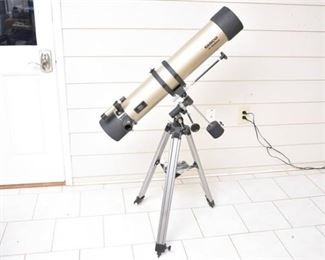 8. TASCO 900x114mm Luminova Reflector Telescope