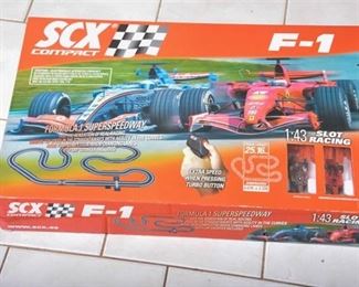 25. SCX COMPACT F1 Racing Track