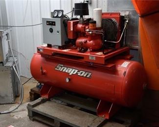 121. SNAPON 8 HP Rotary Screw Air Compressor