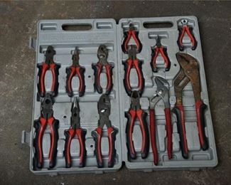 215. WORKSMITH Pliers Set