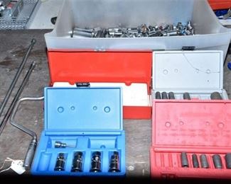 271. Group Lot Of Sockets