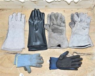 304. Group Lot Of Gloves