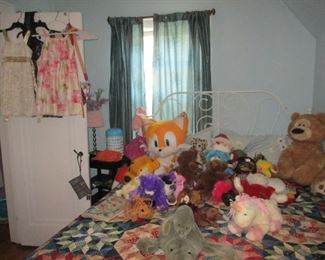 Beautiful little girls'  dresses