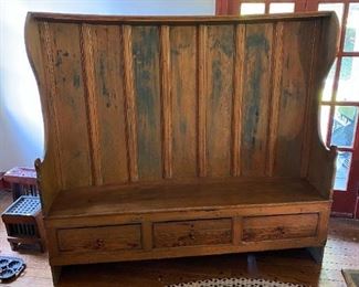 Antique Early American Pennsylvania Pine Settle Bench 3-drawer Hooded Top Curved Museum Quality circa 1720 18th Century Primitive