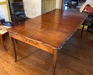 Dining Room Table Queen Anne Legs