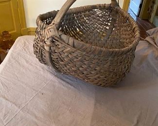 Antique Large Basket Circa 1850 Buttocks Egg Gathering 19th Century Primitive