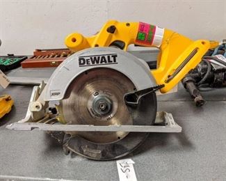 DeWalt 6 1/2 Inch Cordless Circular Saw (SS-84)