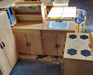 4 Piece Childrens Kitchen Set